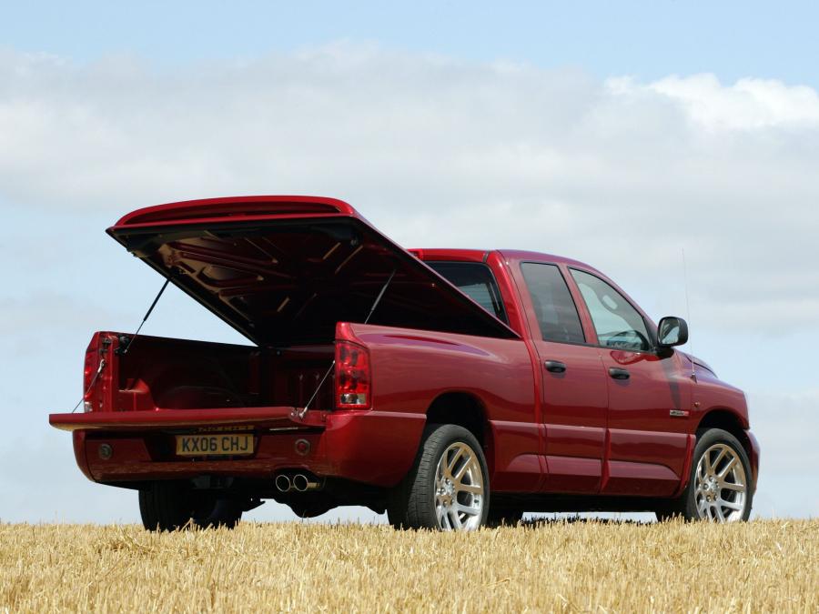  Dodge Ram SRT10 Quad Cab 2005 года  (фото 13 из 27)